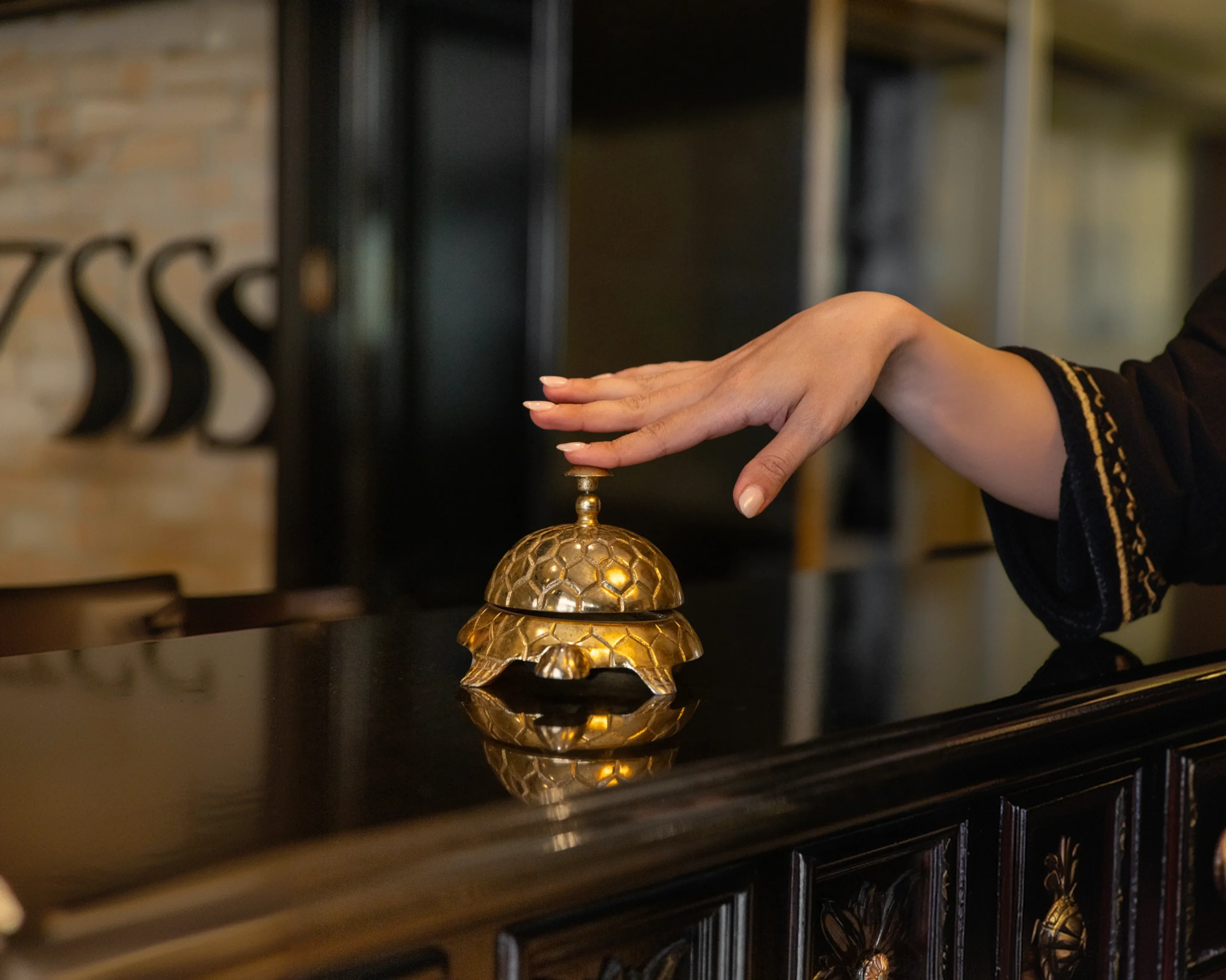 Hassler Roma turtle-shaped reception bell